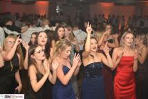 Mechanik zabalował na studniówce - sala pękała w szwach