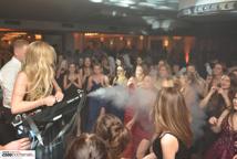 Mechanik zabalował na studniówce - sala pękała w szwach