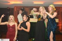 Mechanik zabalował na studniówce - sala pękała w szwach