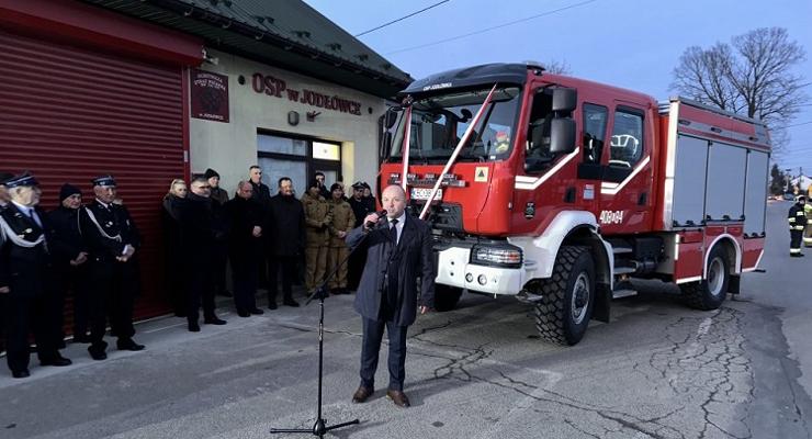 OSP w Jodłówce bogatsza o dwa samochody