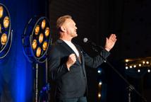 Cezary Pazura w Łapczycy - zobacz jak obchodzono Gminny Dzień Kobiet?