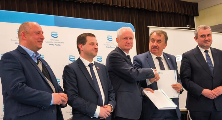 Łapanów broni się przed powodziami