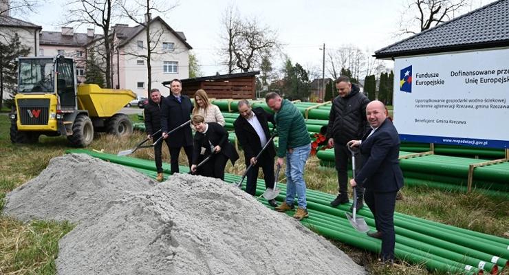 Wbili łopatę w Dąbrówce