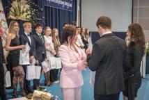 Maturzyści kończą szkołę
