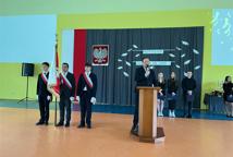 Maturzyści kończą szkołę