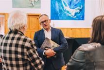 Dwa smoki w galerii Chełm – malarstwo, muzyka i taniec