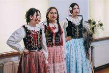 Dwa smoki w galerii Chełm – malarstwo, muzyka i taniec