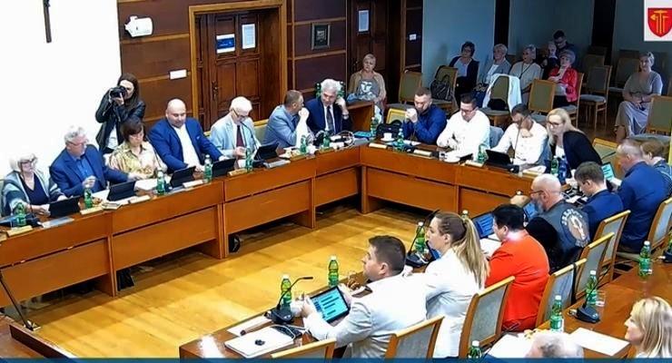 Radni: fakty są dla Pani Burmistrz druzgocące