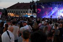 Piątkowy wieczór wypełniła muzyka T.Love – jak było na Rynku?