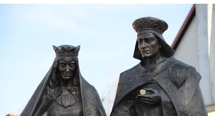 Gdzie przenieść pomnik Bolesław V i św. Kingi? Na sesji - spór o „Miejską Poczekalnię"