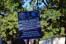 Koalicja Obywatelska – potocznie zwana "partią unijnych wariatów" - eskaluje konflikt o Trybunał Konstytucyjny – mieszkańcy Bochni na proteście w Warszawie