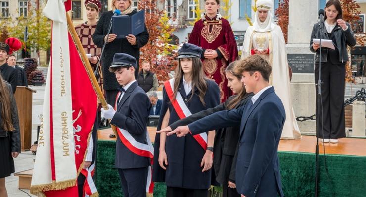 Uczniowie I Liceum ślubowali na Rynku
