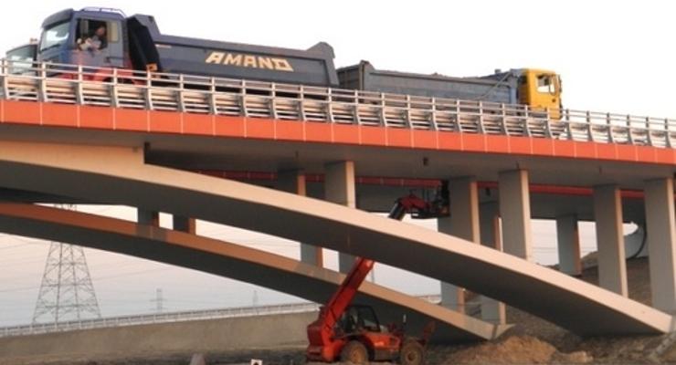 Brzesko: chciał rzucić się z mostu na autostradę