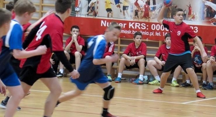 Udany start młodych szczypiornistów