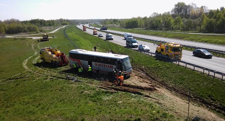  Borek: autobus wypadł z autostrady