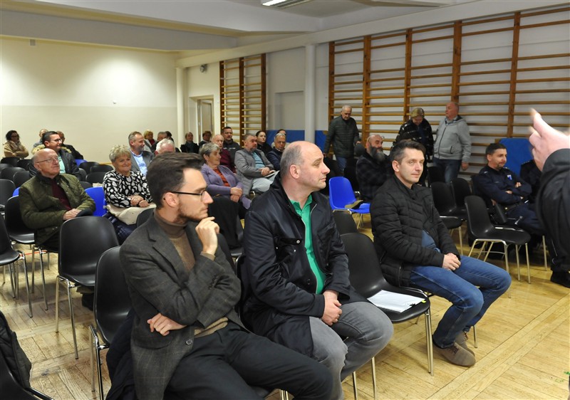 Palny, inwestycje, samochodowe wraki – co się dzieje na Niepodległości?