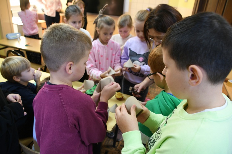Lipnica: Pszczoła w Śliwkowym Sadzie