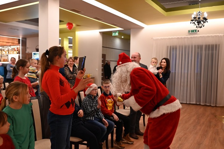 Rzezawa: Mikołaj u niepełnosprawnych dzieci