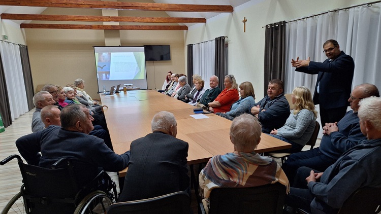 Drwinia: seniorzy o pszczelarstwie