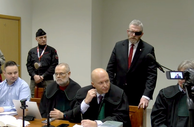 Judaizm to rasizm – partia ciemniaków rozpoczęła proces Brauna