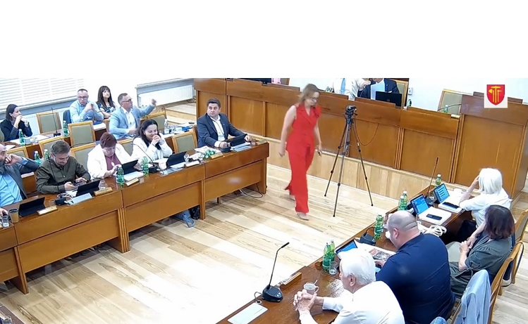 Czy radni są wprowadzani w błąd? - Przewodniczący Rady zwrócił uwagę na manipulację dokumentami
